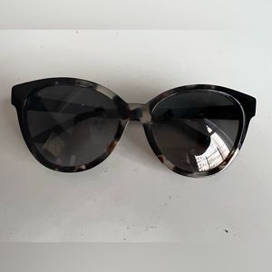 Maui Jim black and White tortoise shell sunglasses